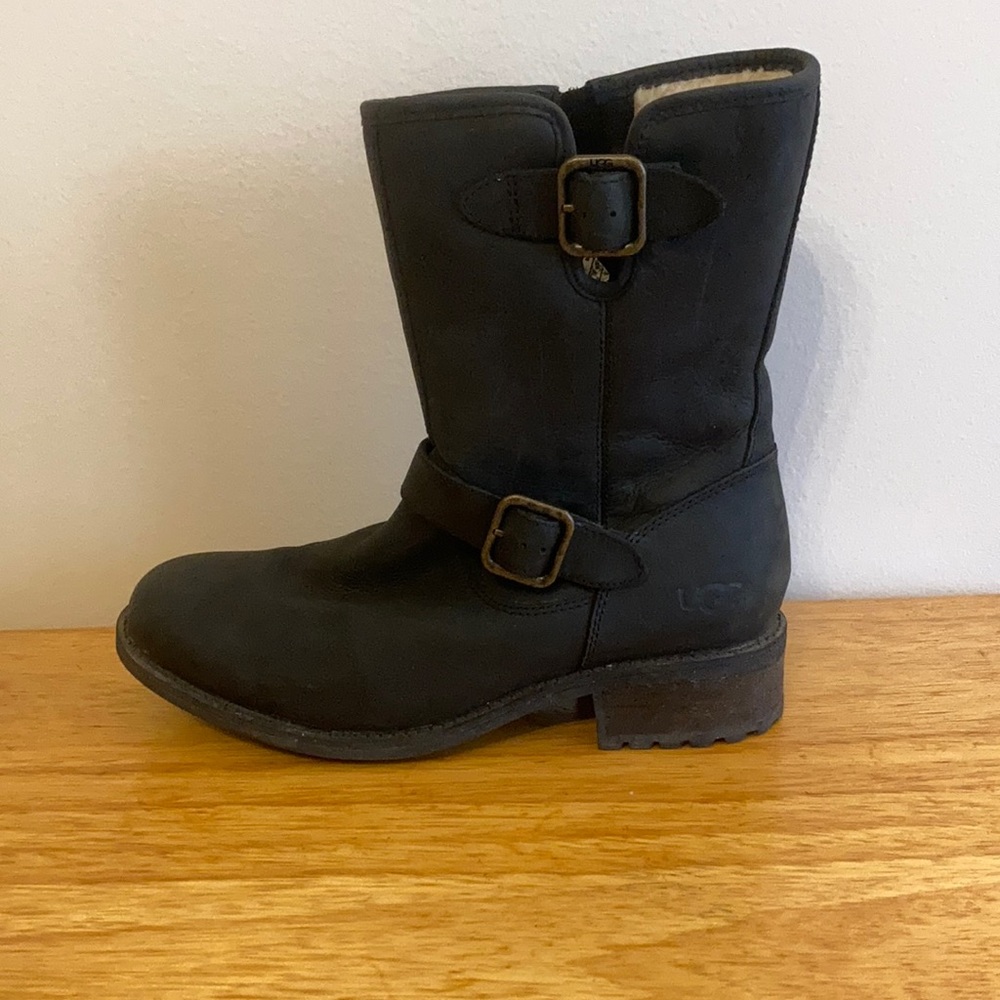 Black Ugg boots